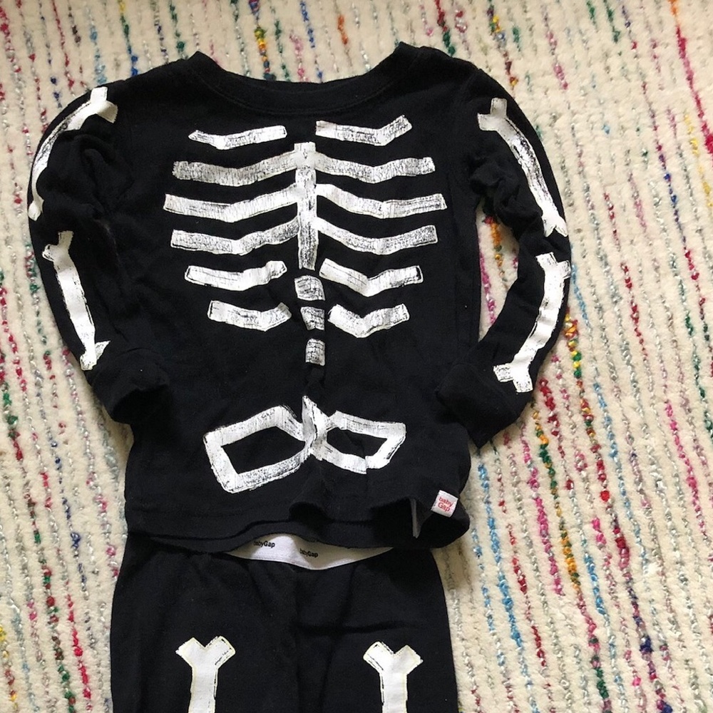 babyGAP skeleton jammies — glow in the dark!